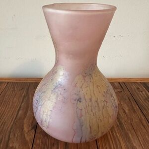 Elegant Pink and Gold Simron Vase